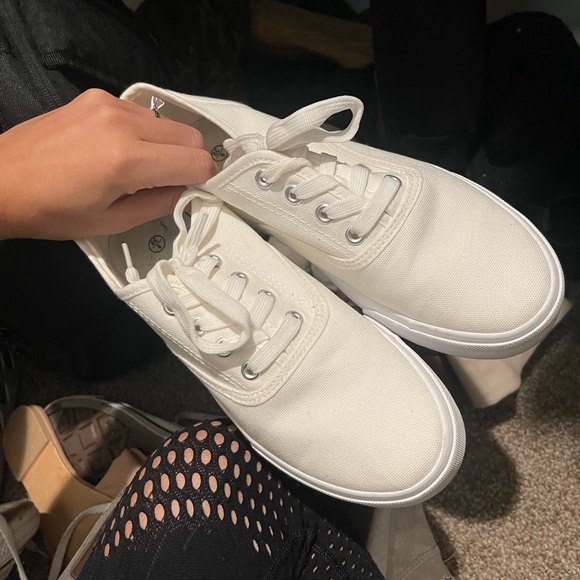 Shoes - Picture 2 of 2